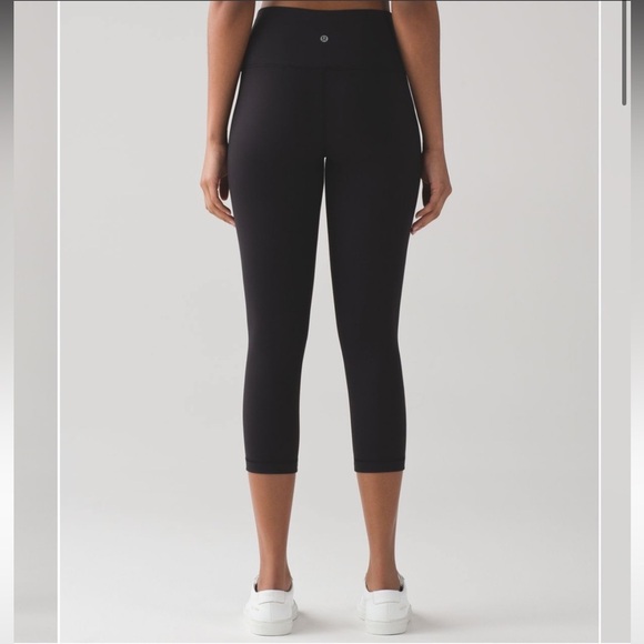 Lululemon black wunder under crop high rise full on luon leggings size 4 - Picture 2 of 6